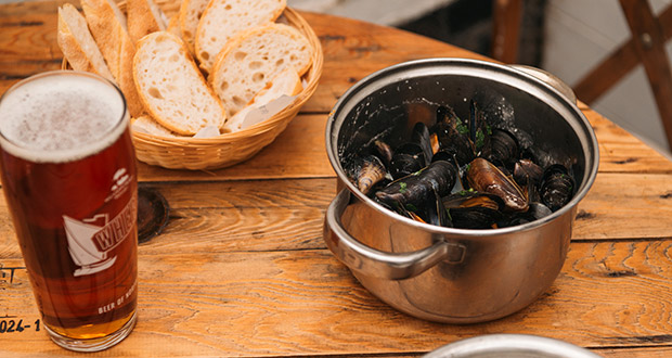 Brancaster Staithe Mussels and a Pint at The Jolly Sailors in North Norfolk.